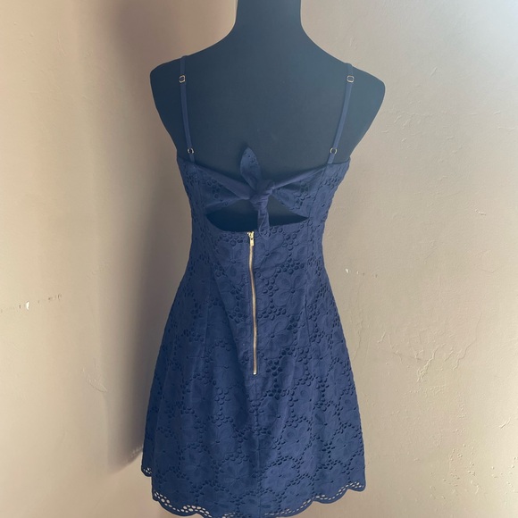 Lilly Pulitzer Shelli Floral Eyelet Bow Cutout Dress Navy Size 10 - Picture 6 of 7